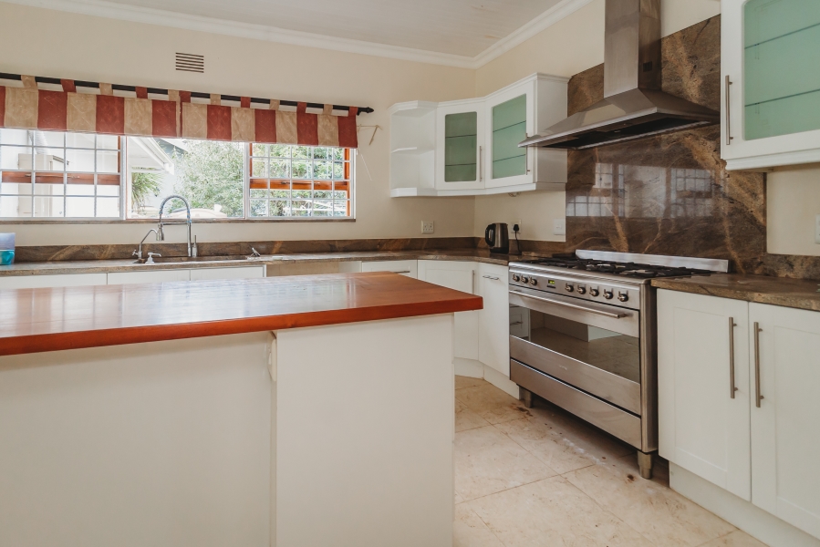 4 Bedroom Property for Sale in Heatherlands Western Cape